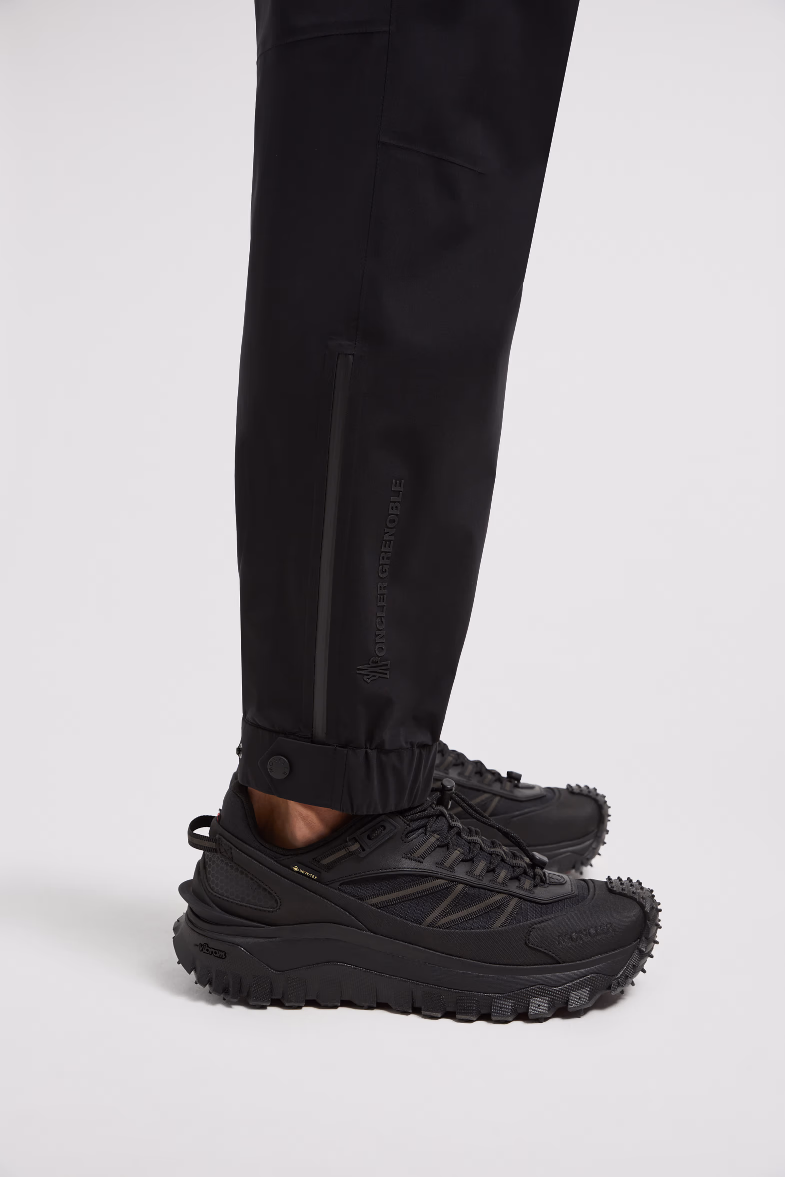 GORE-TEX Jogging Pants Men Black Moncler 7
